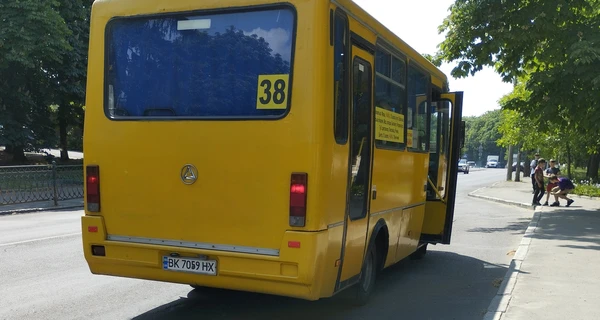 У Рівному звільнили водія маршрутки, який нахамив матері загиблого військовослужбовця