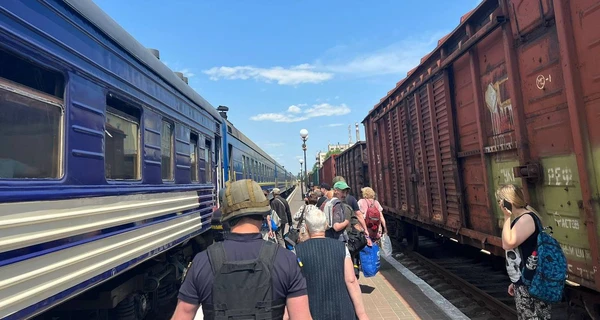 В Николаев прибыл первый эвакуационный поезд из Херсона