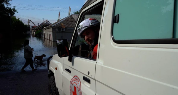 Червоний Хрест України відповів на критику після підриву Каховської ГЕС