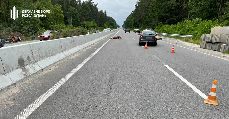 Боєць тероборони, перебігаючи дорогу, загинув під колесами авто правоохоронниці