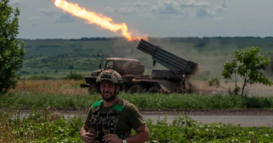 За сутки в Украине уничтожены около 700 российских военнослужащих и 36 артсистем врага