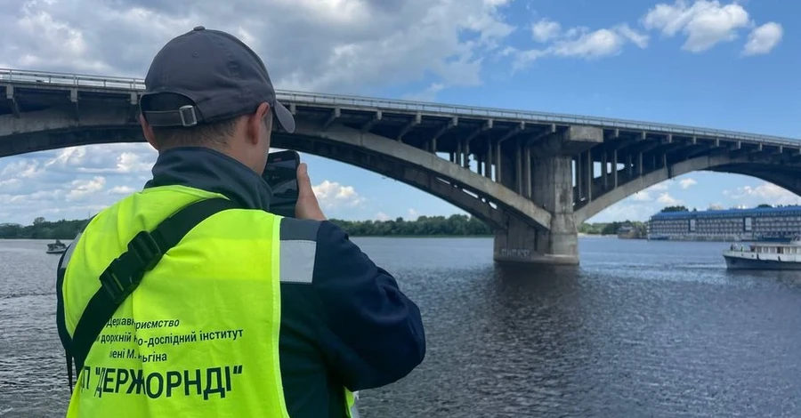 У Києві перевірили мости Патона та Метро - споруди в аварійному стані