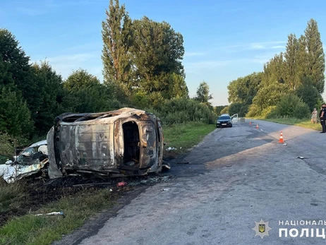 Внаслідок ДТП на Хмельниччині загинула сім'я