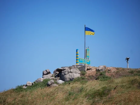 На острові Зміїний встановили прикордонний знак: Історичну справедливість відновлено 