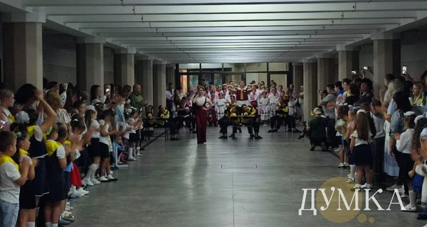 В Харькове День знаний провели в подземном переходе