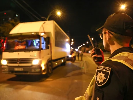 У Києві обмежать в'їзд вантажівок, щоб розвантажити дороги в години пік
