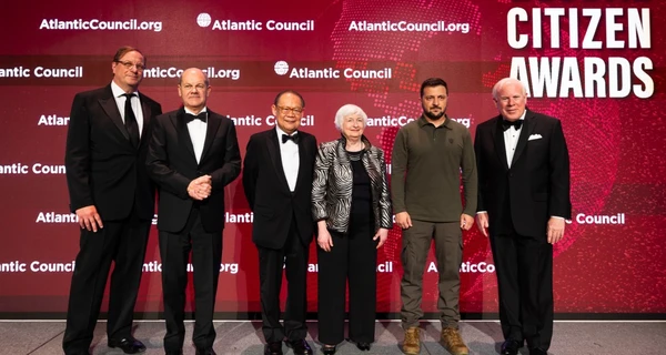 Зеленський у Нью-Йорку отримав найвищу нагороду премії Global Citizen Awards від Atlantic Council