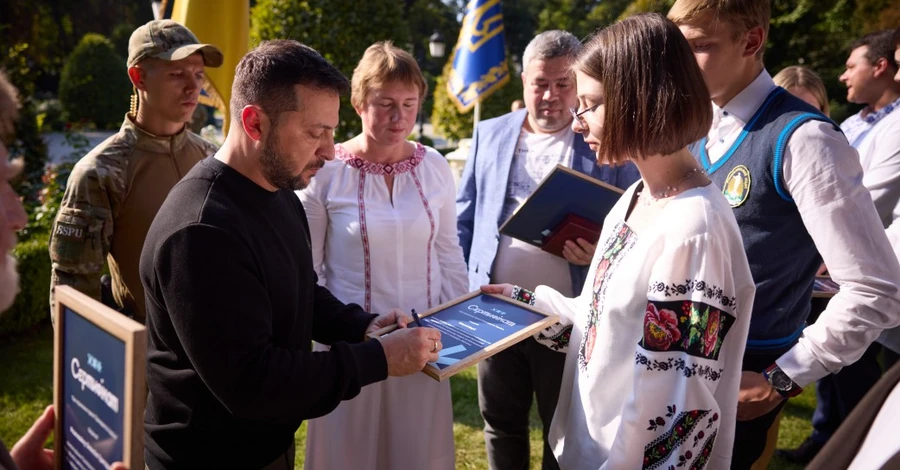 Зеленський зустрівся з вчителями та переможцями учнівських олімпіад