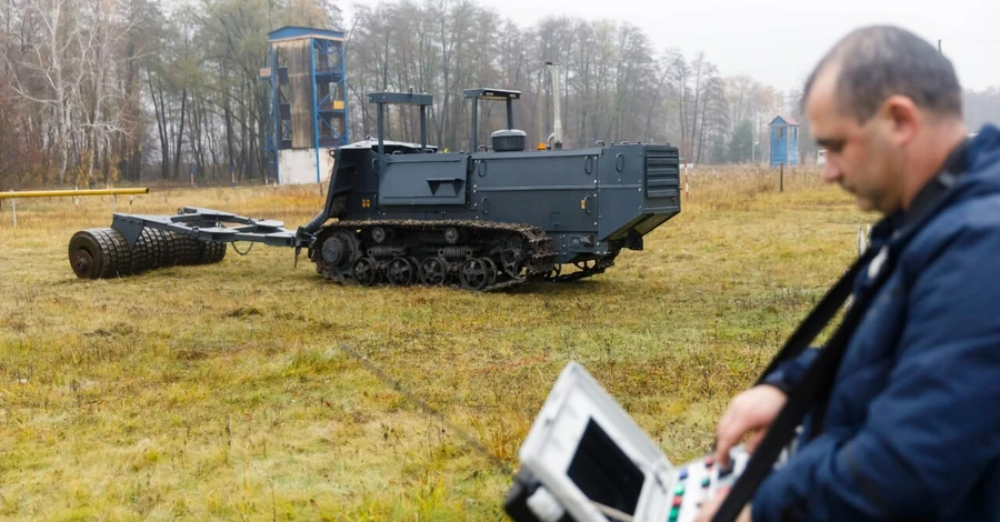 Харьковские саперы получили первую украинскую машину для подготовки почвы за 5 млн гривен