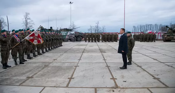 Польща поставила танки на кордоні з Білоруссю 