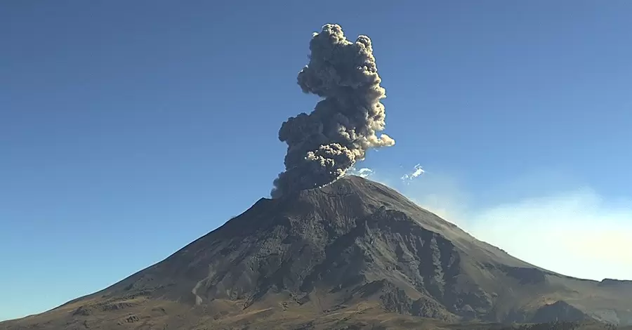 У Мексиці прокинувся один із найбільших вулканів світу