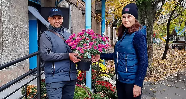 Ветеран АТО з Кропивницького допомагає ЗСУ, вирощуючи та продаючи хризантеми