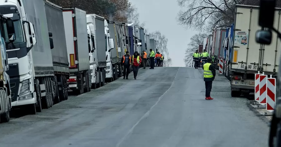 Голодування завершено, перевізники на кордоні з Польщею домовилися 