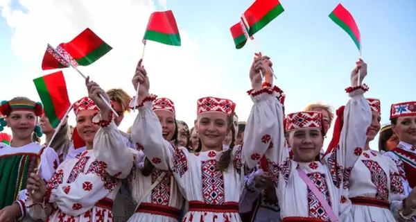 Через депортацію українських дітей Червоний Хрест вигнав Білорусь з організації