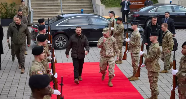 Зеленський під час візиту до Німеччини відвідав командування армії США у Європі 