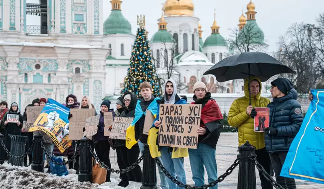 Родичі полонених вийшли на акцію Free Azov у Києві