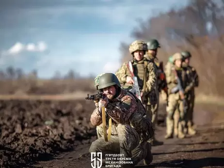 В ISW заявили, що росіяни перекидають техніку в Запорізькій області 