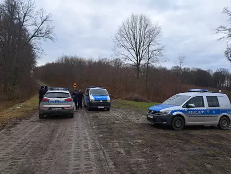 На територію Польщі залетіла ракета, вона впала на околицях селища Вожучин-Цукровня 