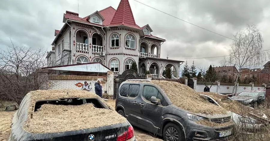 У київському мікрорайоні Бортничі внаслідок атаки пошкоджені житлові будинки та церква