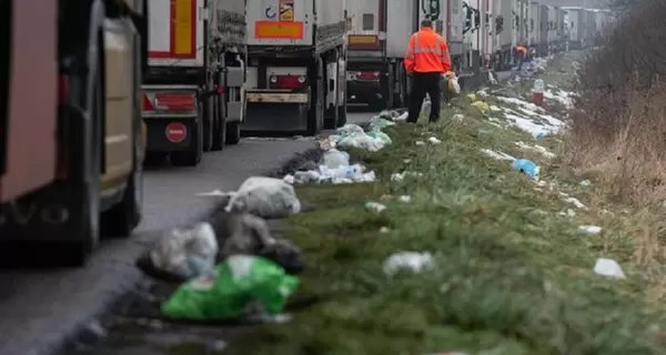 Польські фермери знову заблокували рух вантажівок на одному з пунктів пропуску