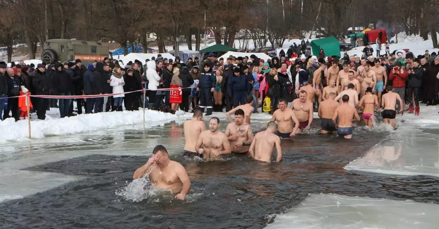 Рятувальники закликають утриматися від масових купань на Водохреще