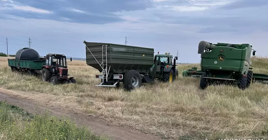 На Николаевшине пенсионер засеял земли полигона ВСУ