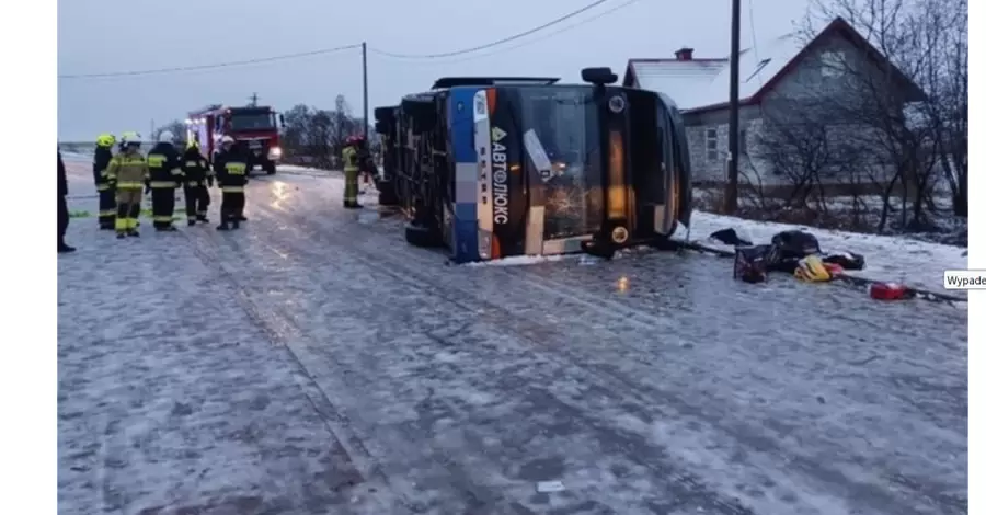 МЗС про ДТП з українцями у Польщі: 20 постраждалих, генконсульство взяло ситуацію під контроль