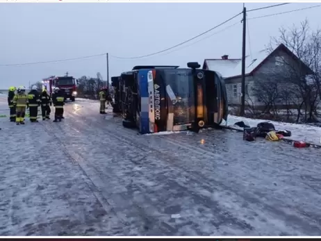 МЗС про ДТП з українцями у Польщі: 20 постраждалих, генконсульство взяло ситуацію під контроль