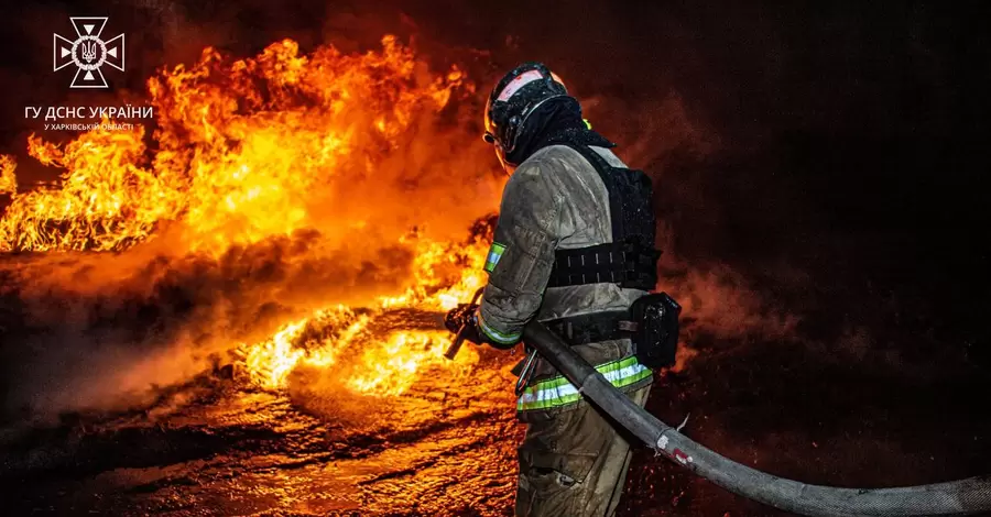 Понад 10 будинків згоріли вщент - у ДСНС розповіли про наслідки удару по Харкову