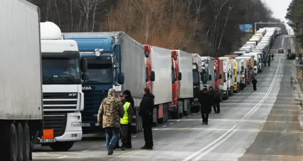 На кордоні з Польщею заблоковано п'ять пунктів пропуску