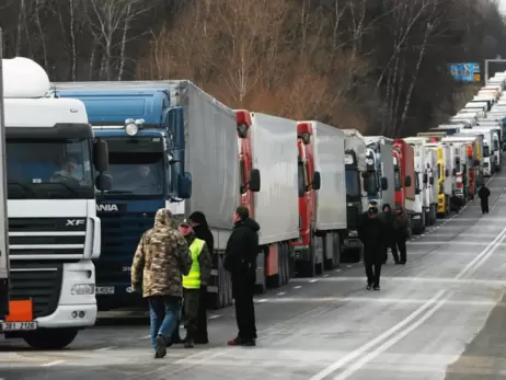 Польські фермери заблокували шостий пункт пропуску 