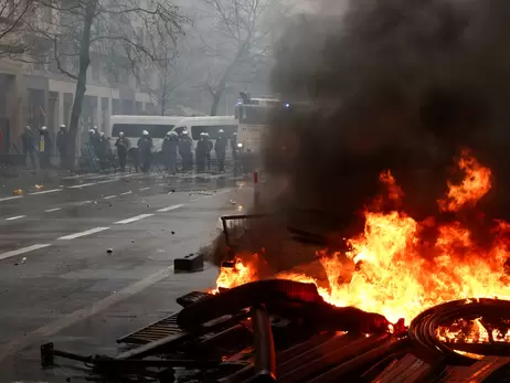 У центрі Брюсселя протестують фермери, поліція застосувала водомети  