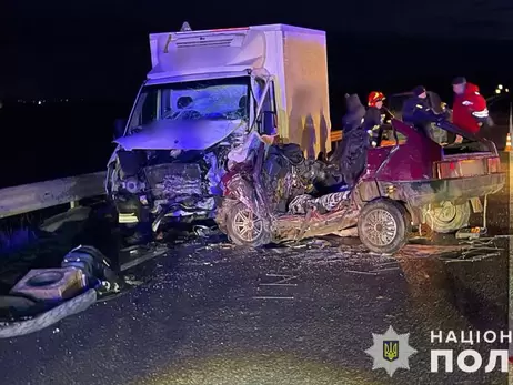 На Львівщині п’яний водій в’їхав в автомобіль з надписом «На щиті», загинули три людини 