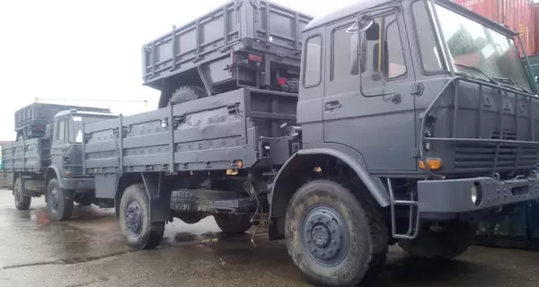 Польские фермеры продолжают блокировать на границе движение грузов для военных, – волонтер Смык