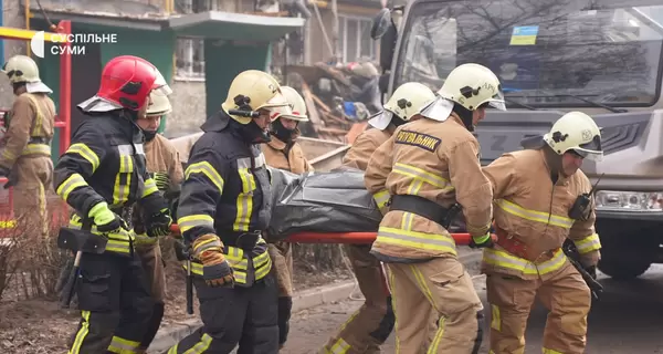 В Сумах из-под завалов достали тело третьего погибшего