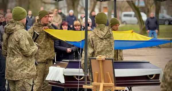 В Одессе простились с экс-вице-мэром Сергеем Тетюхиным, погибшим от российской ракеты