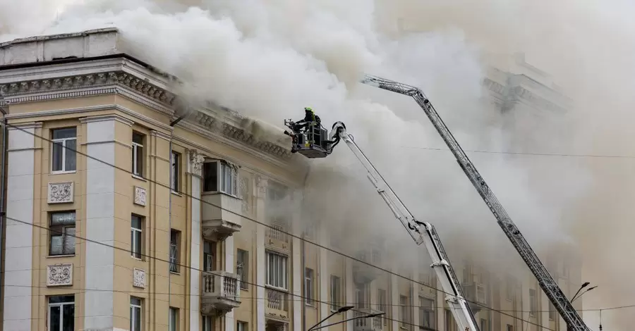 Жителі Покровська та Костянтинівки: Ночуємо у підвалах, без світла та води, але міста тримаються