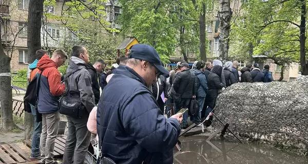 В ВСУ заявили, что ТЦК работают круглосуточно, реагируя на жалобы об очередях