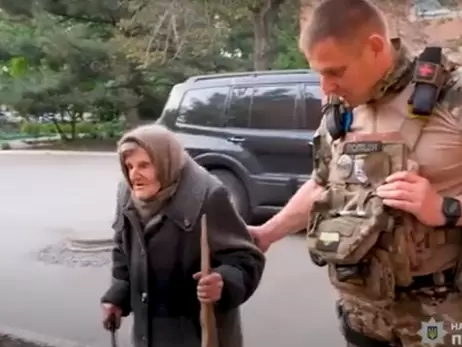 98-летняя женщина прошла 10 километров, чтобы выйти из оккупированной части Очеретино