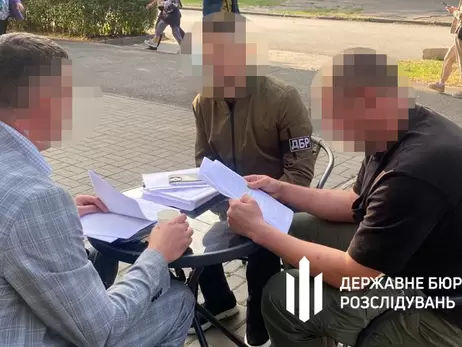 У Запоріжжі офіцер ТЦК вилучив автомобілі підприємства на 11 млн гривень нібито на потреби армії