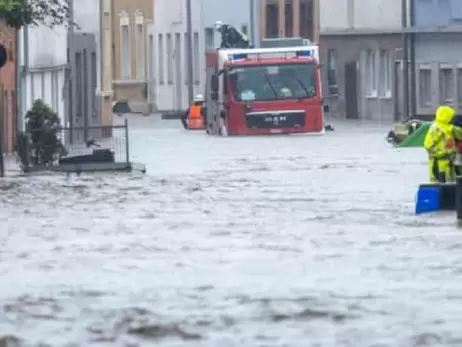 Сильные дожди на западе Германии привели к наводнению, которое случается раз в несколько десятилетий
