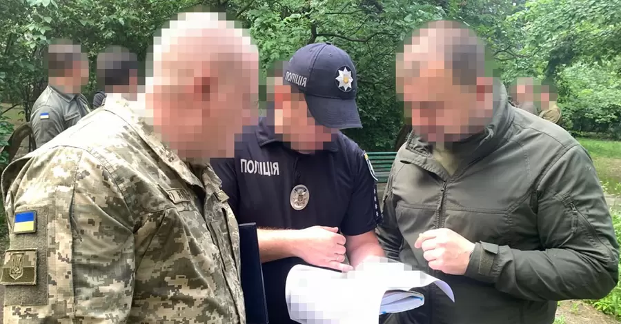 СБУ проводит проверки в правительственном квартале Киева