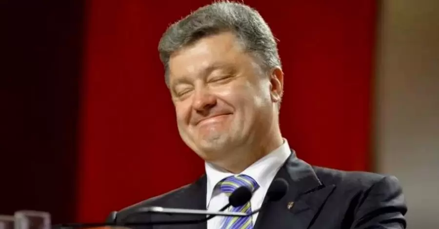Порошенко з Пєсковим озвучують схожі заяви щодо зовнішньої політики України, – політолог