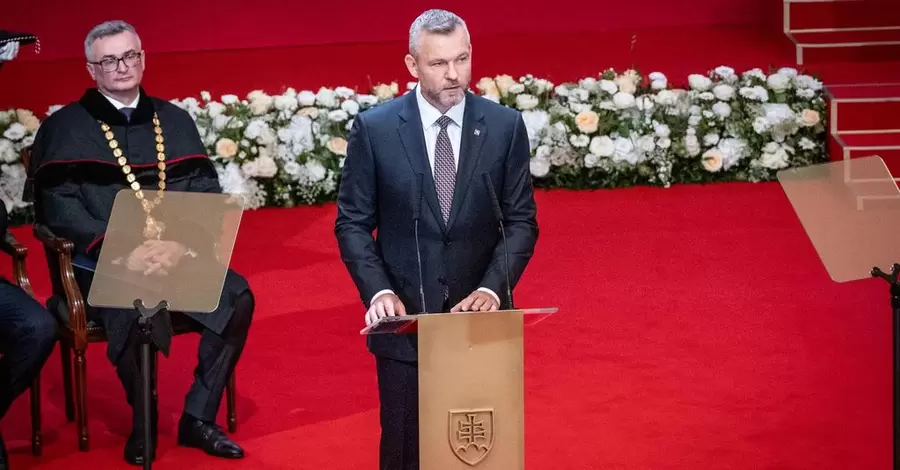 В Словакии официально сменился президент - Петер Пеллегрини принял присягу