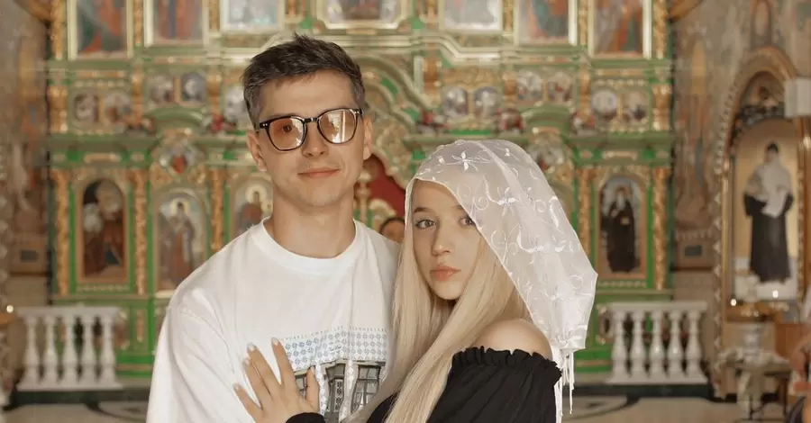 Співак Parfeniuk та блогерка Сімбочка хрестили доньку та вперше показали її обличчя