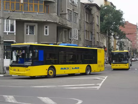 В Івано-Франківську підвищили вдвічі ціни на проїзд у громадському транспорті