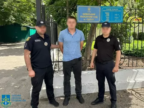 В Одессе арестовали двух организаторов рекордной группы уклонистов из 47 мужчин