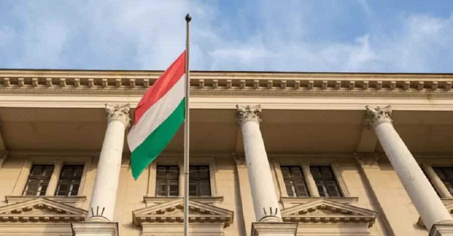 Серед 11 висунутих Угорщиною вимог - зміна виборчої системи,  - ЗМІ