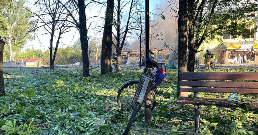 Зеленский отреагировал на удар по Вольнянску и призвал Запад не затягивать с помощью  