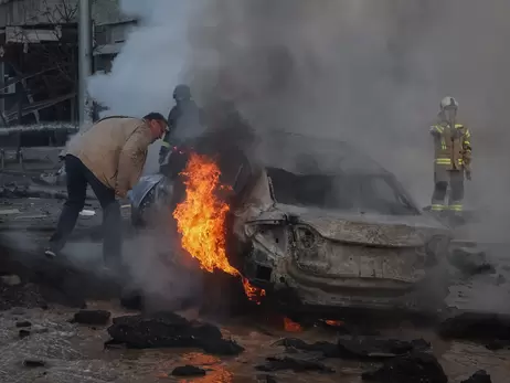 В результате удара по Харькову погиб человек, загорелось отделение почты